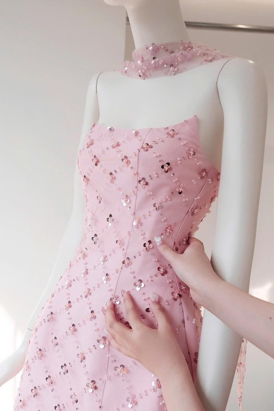 alberta Strapless Sequins pearl mini dress in pink
