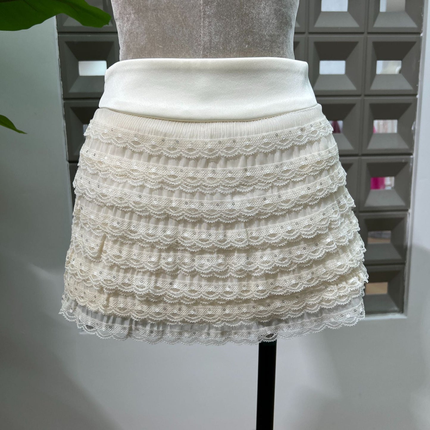 maxine apricot Mesh Lace Ruffled Trumpet Sleeve Shirt Dress Shorts Set