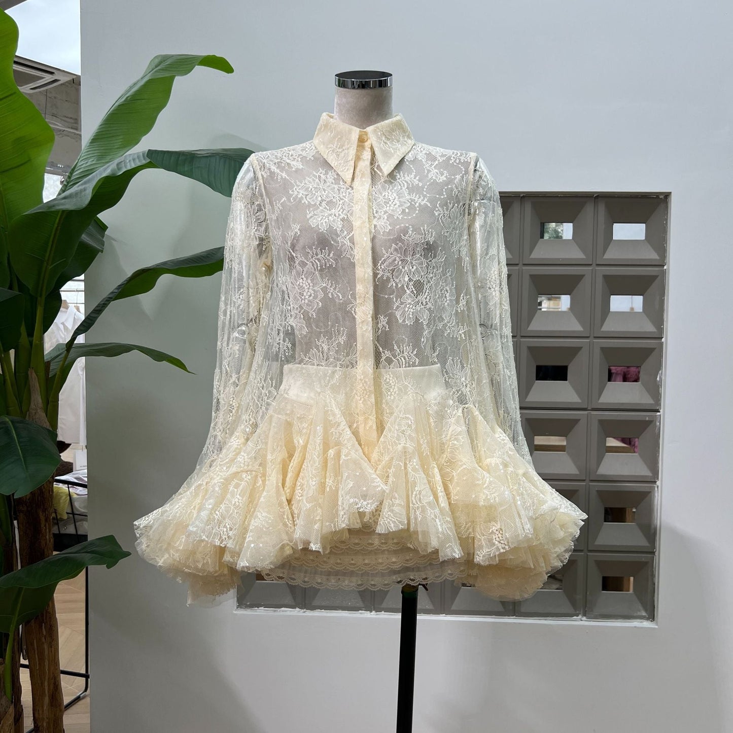 maxine apricot Mesh Lace Ruffled Trumpet Sleeve Shirt Dress Shorts Set