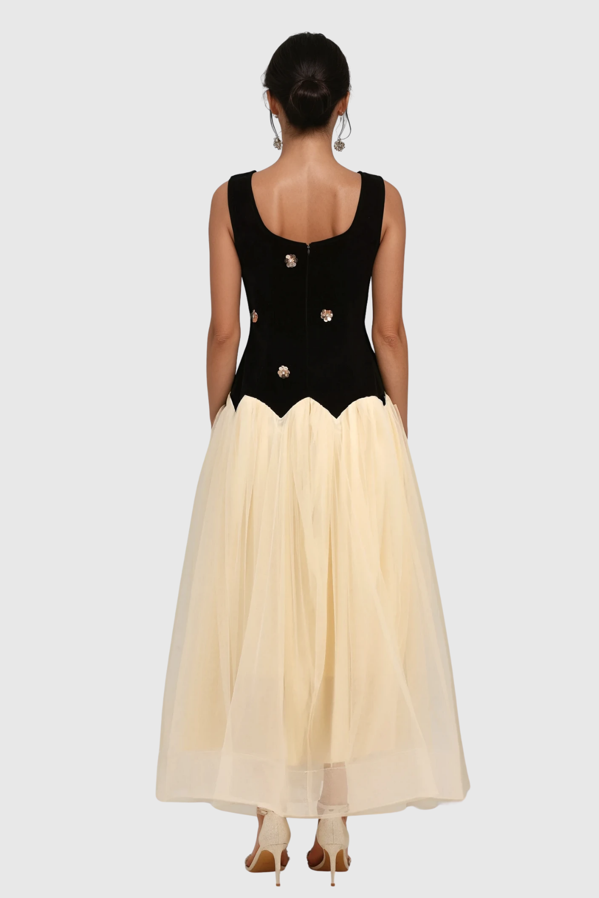 Wenke Sleeveless Flower Mesh Maxi Dress