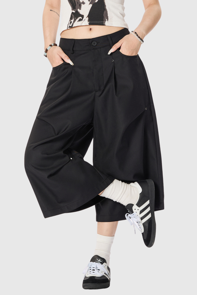 Stylish black midi | Chinedu Ruch Midi Pants In Black - Ideal for special occasions