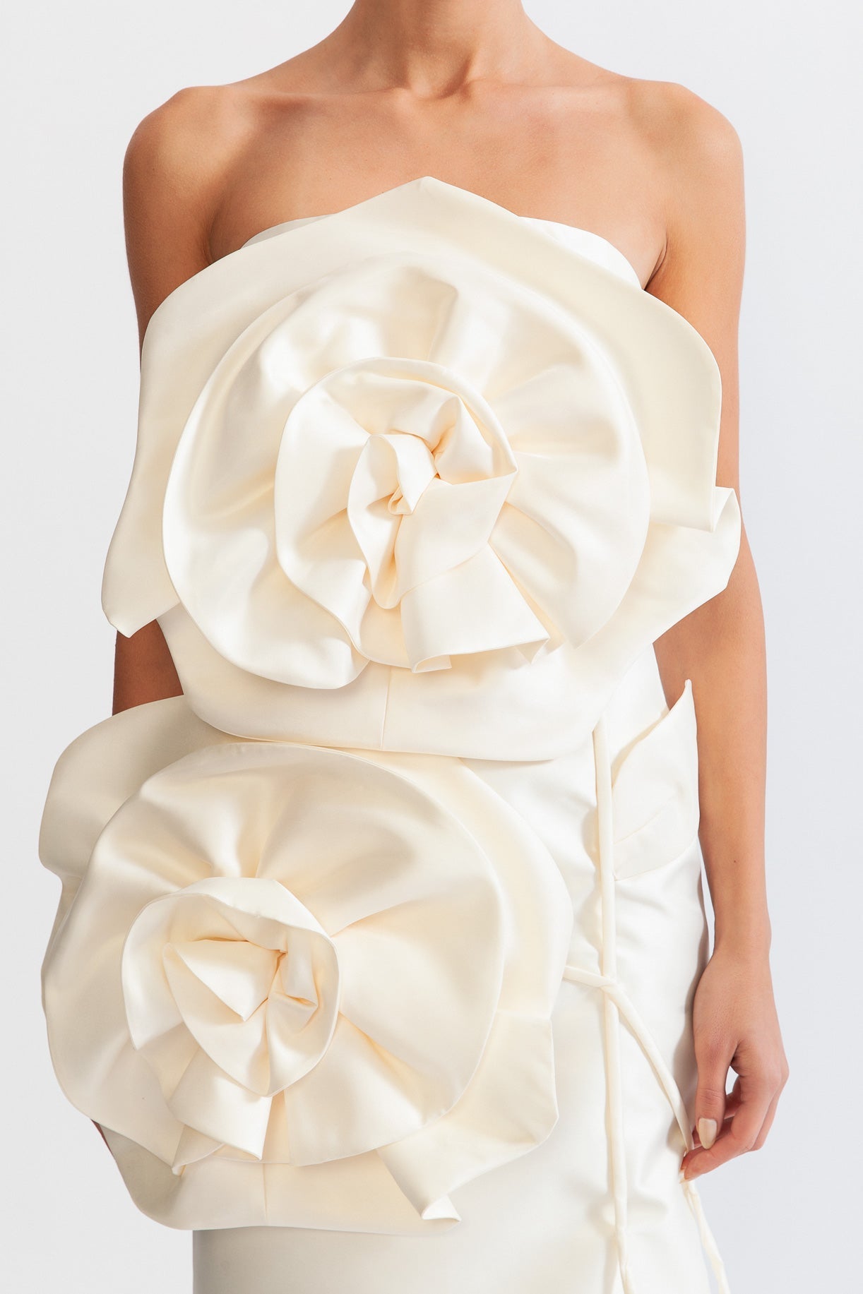 bonnie 3D Voluminous Flower Design Midi Dress - Ivoire