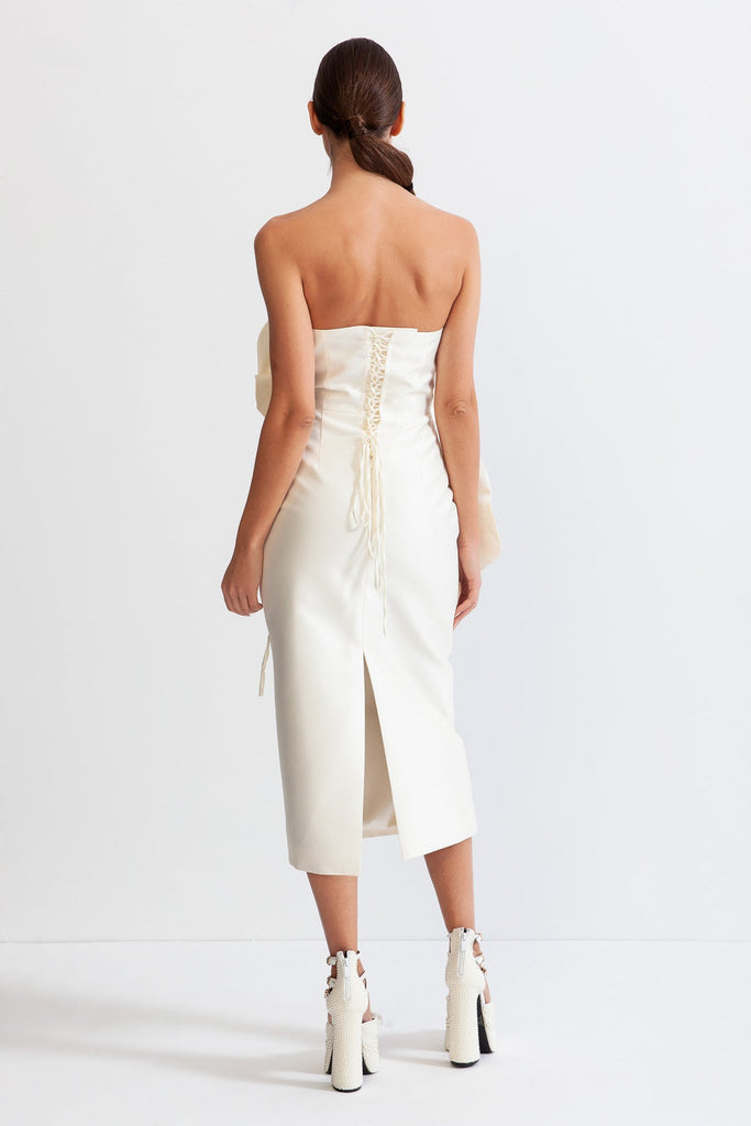 Stylish beautiful dress | bonnie 3D Voluminous Flower Design Midi Dress - Ivoire - Ideal for special occasions