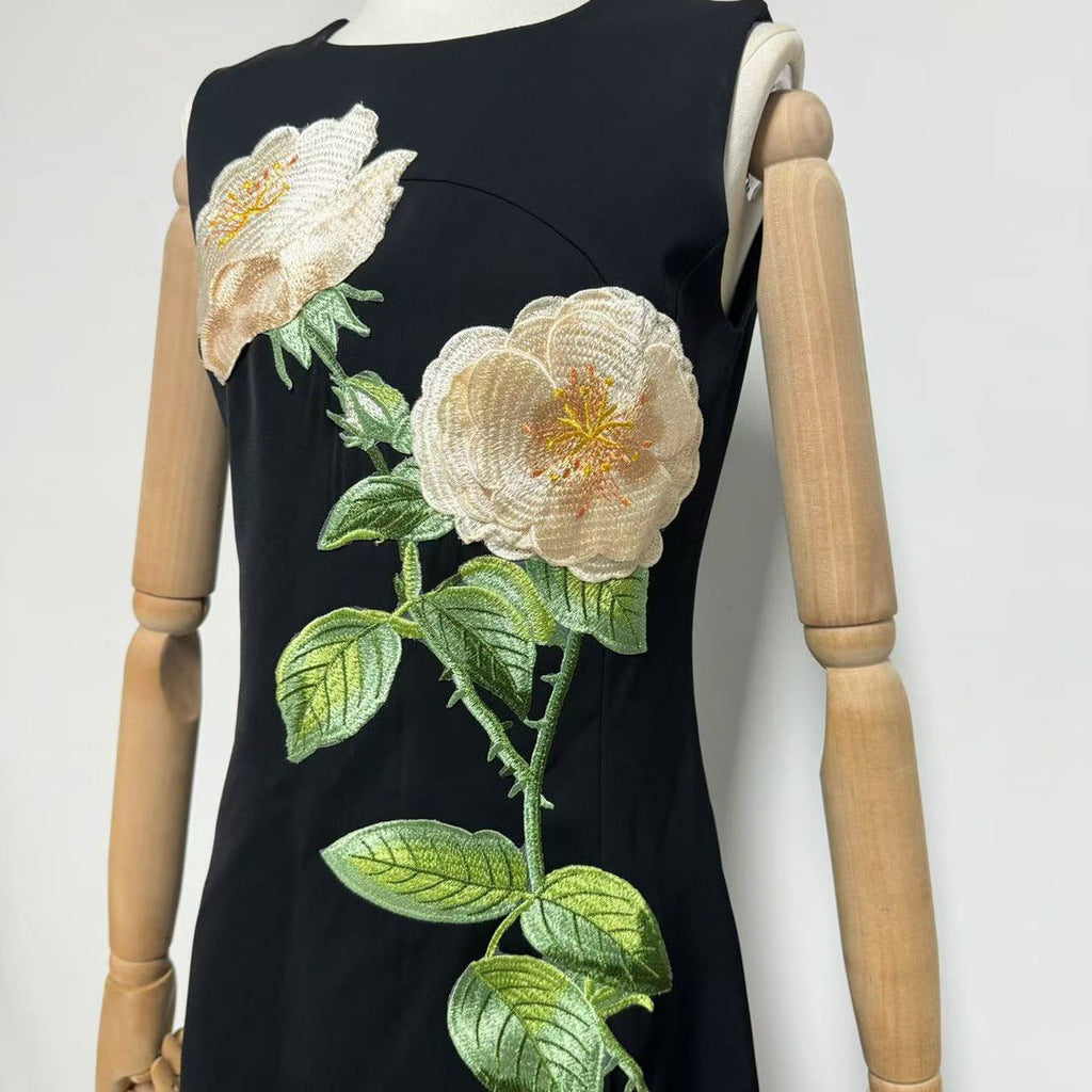 Stylish black dress | kate floral print Embellished Sleeveless Midi Dress in black - Ideal for special occasions