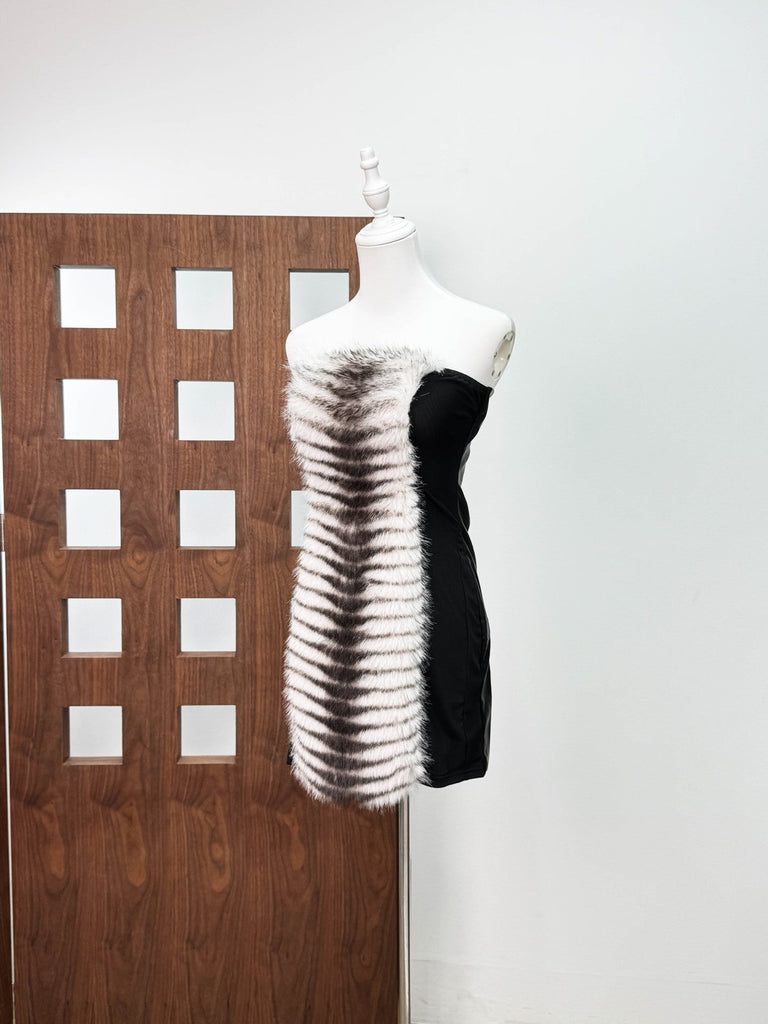 Shop  black dress - Perfect for special occasions | cornelia Plush Cut Strapless mini Dress in black - zebra