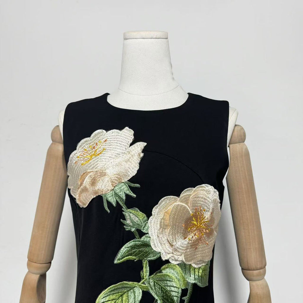 Stylish black dress | kate floral print Embellished Sleeveless Midi Dress in black - Ideal for special occasions